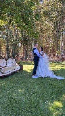 The tree Grove and great photo opportunity areas. Beautiful bride and groom picture