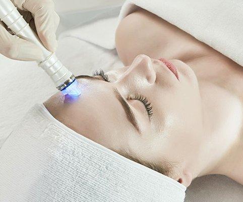 Hydopeel- This skin rejuvenating procedure uses a vacuum suction device to simultaneously cleanse, exfoliate, extract and hydrate.