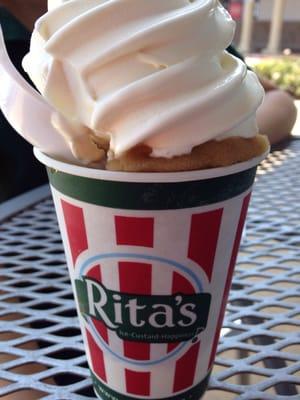 Rootbeer gelati & vanilla custard. Yum.