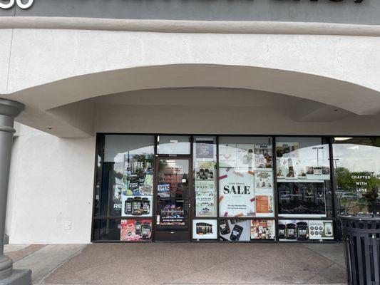 Storefront. Front of Discount Nutrition Store