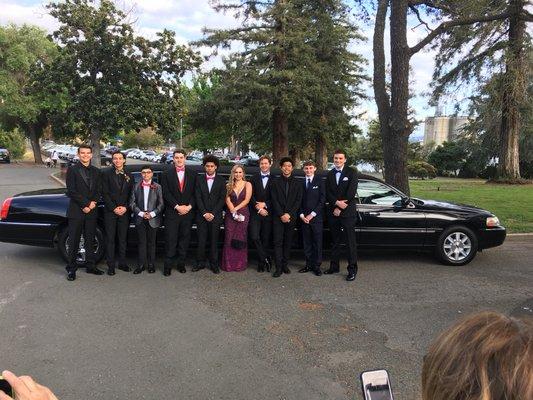 2018 PROM NIGHT. KIDS HAD A LOT OF FUN IN OUR 10 PASSENGER LINCOLN MADE STRETCH LIMO