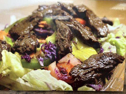 Salad with steak tips