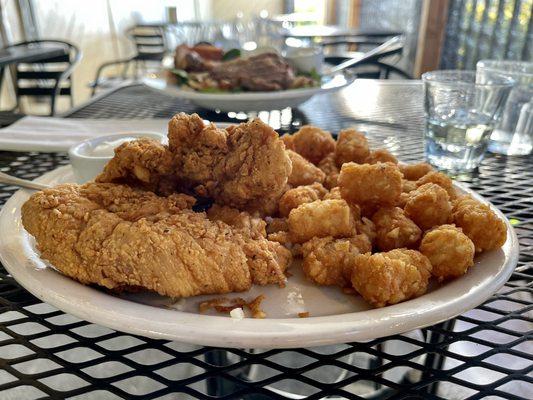 Chicken tenders & tots