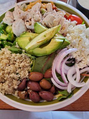 Mediterranean bowl with chicken