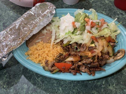 Lunch steak fajitas