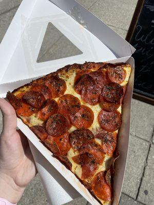 Pepperoni slice