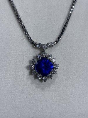 Tanzanite and Diamond pendant