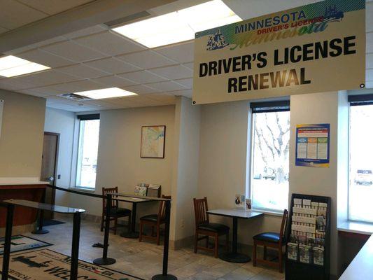 Drivers License line for Drivers License/ ID/ Permit renewals and duplicates