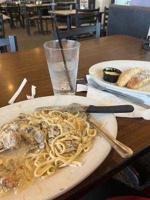 Chicken Marsala and pasta.