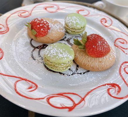 Macarons and butter cookies