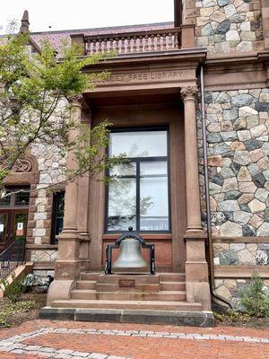 The beautiful historic 1880's stone structure in a Richardsonian Romanesque Architectural Style is a Castle/City Hall @ Hunnewell Park.