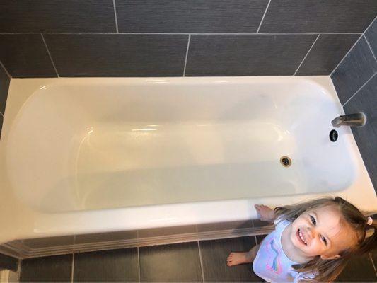 Pretty tub (and someones kid)