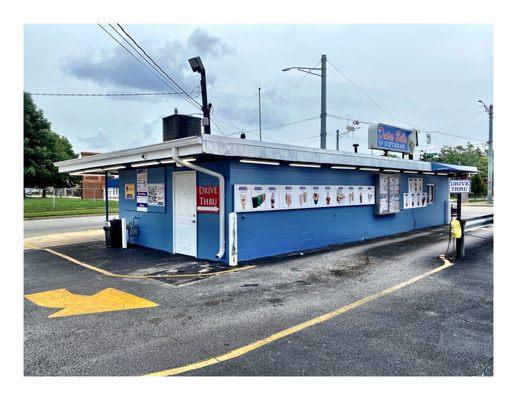 Drive Thru @ Dairy Belle. Hammond, IN. The Real IceCreams  Sundaes Shakes Desserts HotDogs etc. Open All Year Long. . Cool!