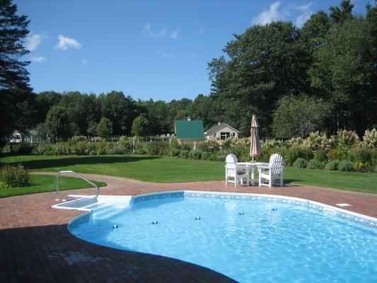 Let Ledgewater Pools take the worry out of pool ownership.  Relax and enjoy your pool.