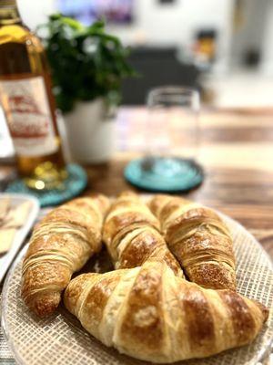 Love these plain croissants. Easy to thaw, bake... super soft, flaky