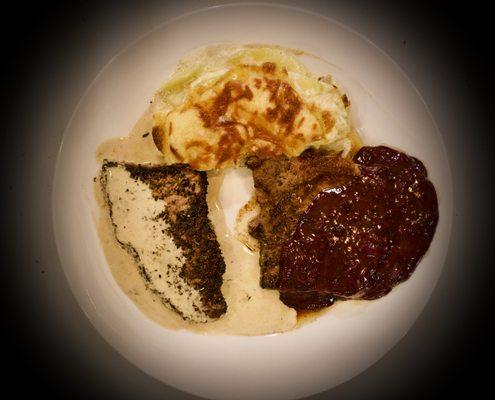 Bistro Class/Dinner
-Steak au Poivre with Green Peppercorn
-Steak Bordelais, Red wine reduction with shallots and Tarragon.