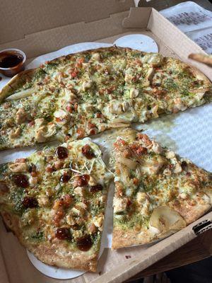 Chicken pesto pizza