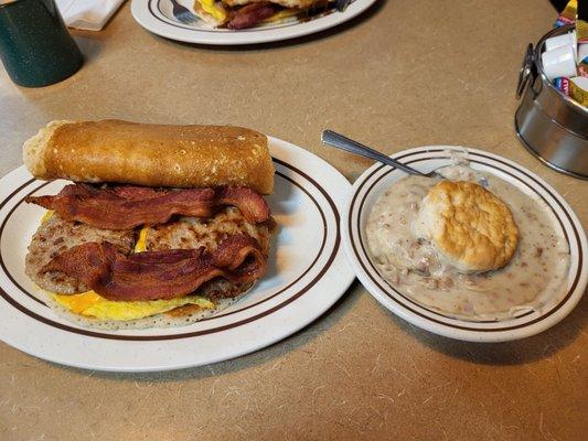 Panwich and sausage biscuit gravy