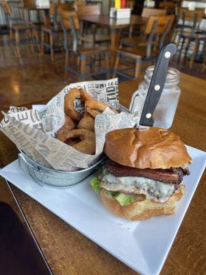 Bacon burger with onion rings