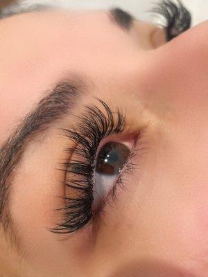 Wispy lash set by Chanelle