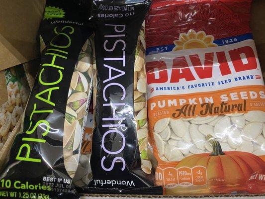 Name brand snacks, lots of healthy options