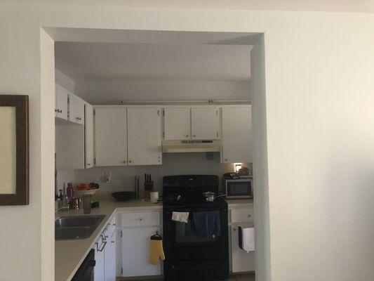 Kitchen before remodeling