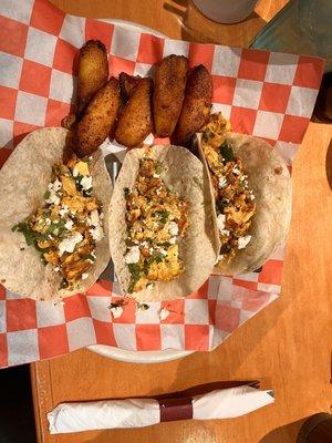 Scrambled egg taco with Plantains