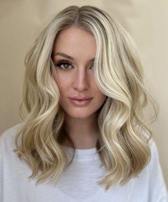 Effortless blonde by Brit