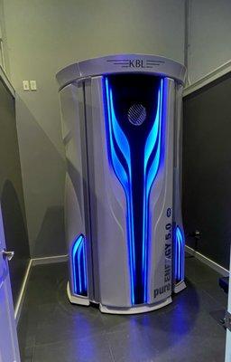 pureENERGY 5.0 is a DIAMOND Standup UV sunbed that gives a GREAT tan!