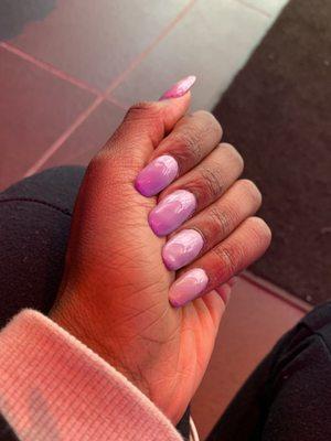 "Round nails w/ gel polish"