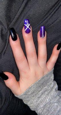 nails, right hand