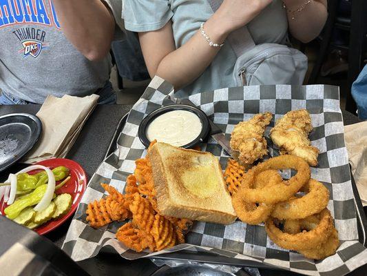 Chicken tenders w sweet potato fries & onion rings