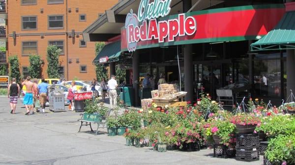 Chelan Red Apple Market