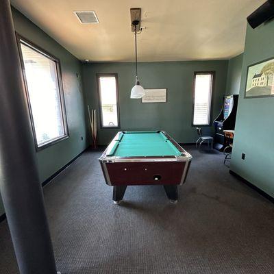 Pool table