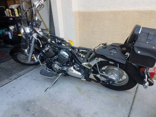 2005 Yamaha VStar 650 - Replaced intake boots, rebuilt carb, changed oil and filter, front brake fluid exchange, spark plugs and chargd bat.