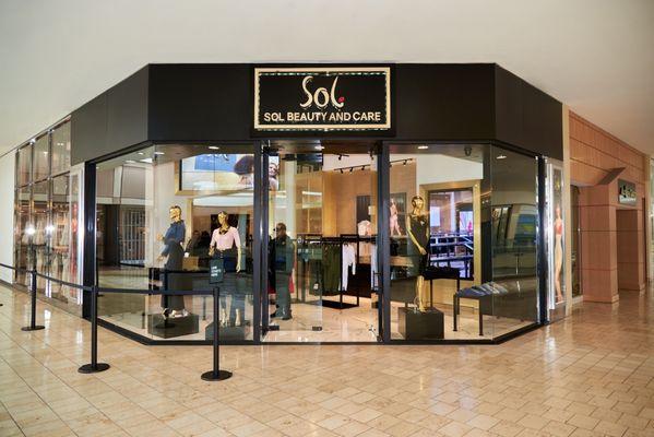 Front view of boutique on the second floor of Westfield Plaza Bonita