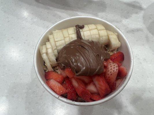 Hazelnut/Nutella açaí bowl