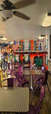 Great decor, very New Orleans vibe!!