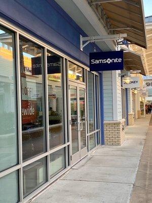 Entrance to the Samsonite Outlet store - note that is closed on Tuesdays & Wednesdays (at least during the pandemic).