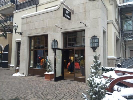 Arc'teryx storefront