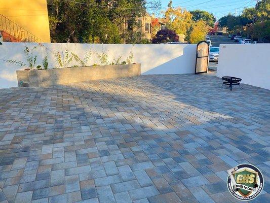 Wall and paver patio