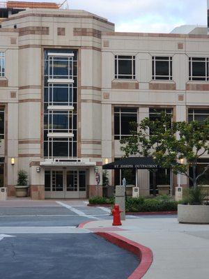 Entrance of St Joseph Outpatient where Quest Diagnostic located