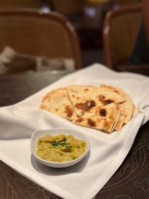 Hummus w/ flatbread