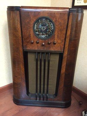 The 1936 SW Radio does work.