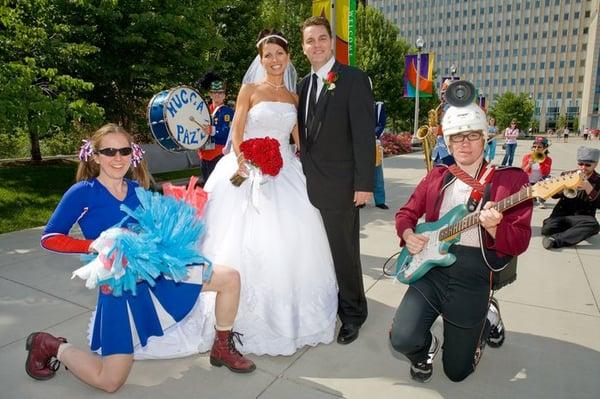 The Knot Shot shooting the newleyweds with Chicago favorites Mucca Pazza