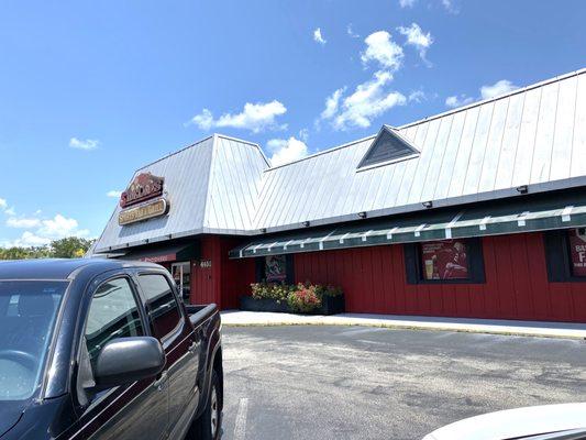 This is the building of Sidelines Sport bar.  I really didn't care to take a good pic.  I usually do.