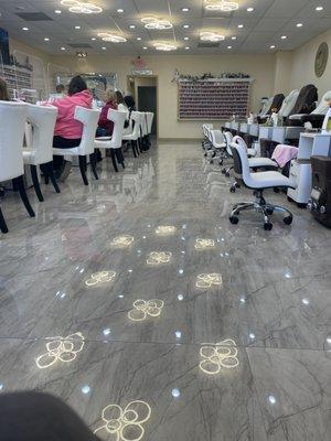 Vince Nails & Spa 