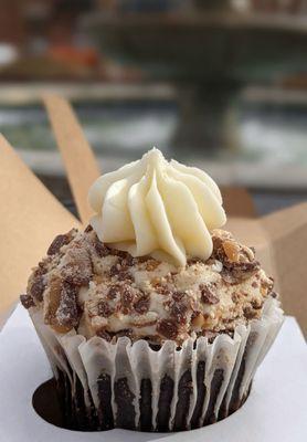 Snickers Cupcake