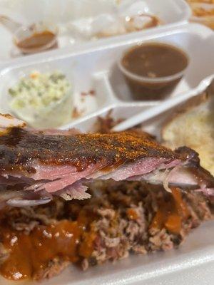 Glazed Ribs, brisket plate to go