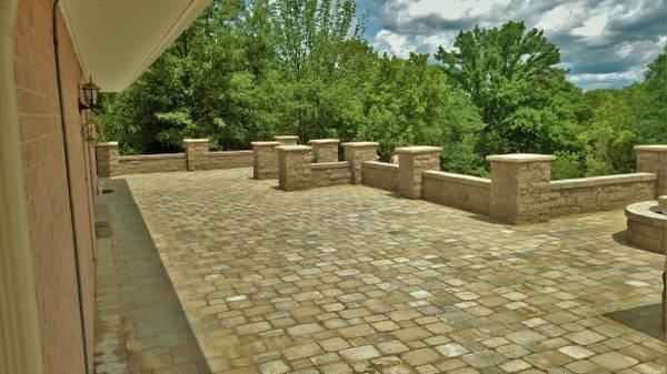 Paver patio and seating walls & columns